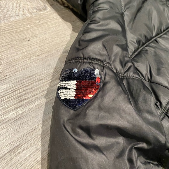Tommy Hilfiger Long Puffer Hooded Jacket Girls Size 6 - Picture 6 of 6